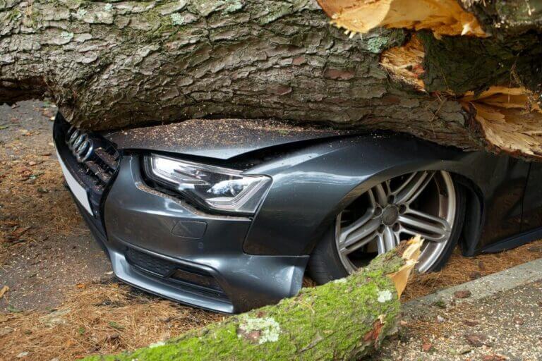 Pregătirea mașinii pentru vară: 3 situații în care poți avea nevoie de o poliță CASCO