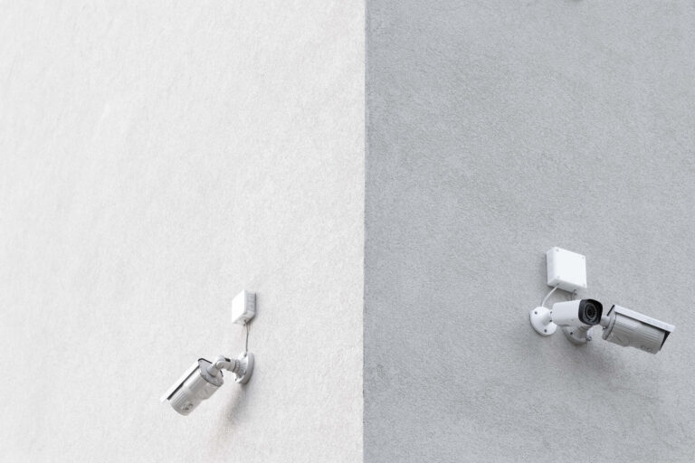 360 de grade de securitate: 5 beneficii ale unui sistem de supraveghere cu 8 camere pentru casa ta