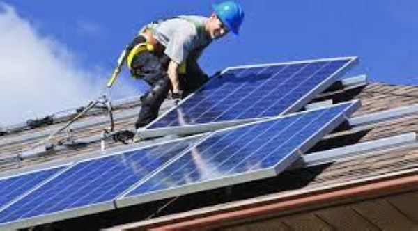 Cât de mult poți economisi cu panourile fotovoltaice?