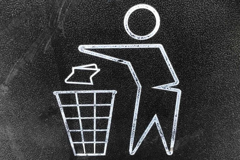 TOP 3 avantaje în a lucra cu o firmă de transfer de responsabilitate pentru reciclarea deșeurilor