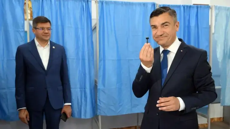 Tensiuni în PNL Iași. Primarul Mihai Chirica ar putea reveni în PSD