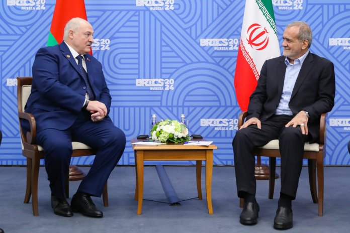 Belarus și Iran au semnat tratate pentru consolidarea colaborării militare