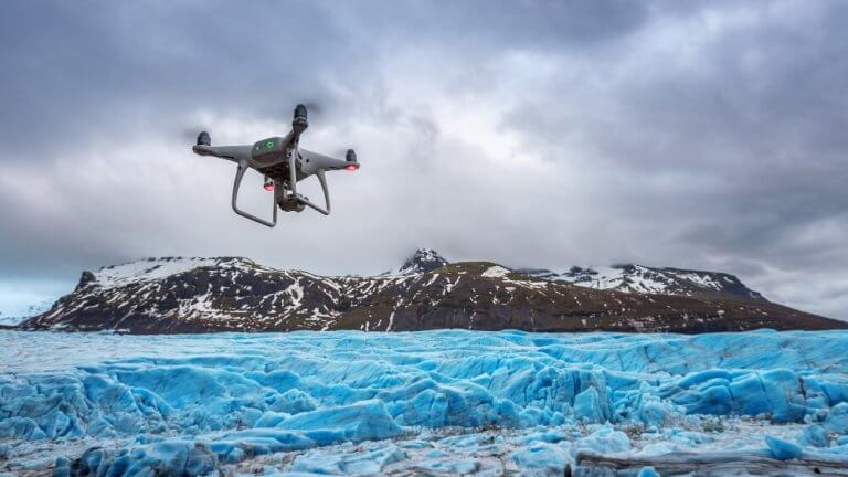 Folosirea dronelor pentru curățarea gunoiului de pe Everest