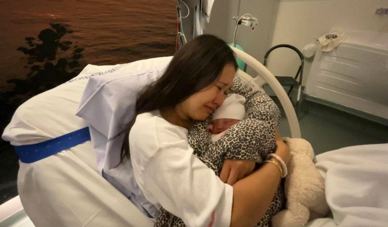 În Danemarca, un nou-născut a fost despărțit temporar de mama sa