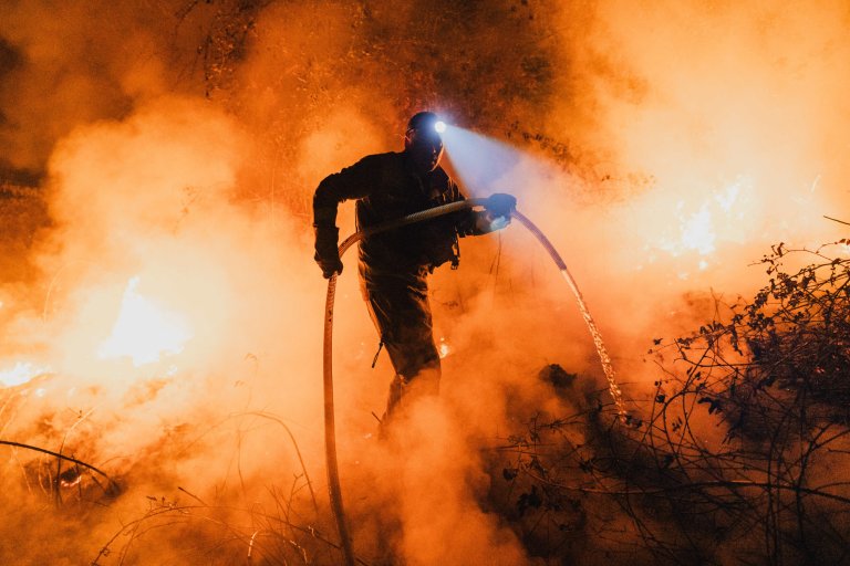 România trimite echipe de pompieri în Spania pentru a lupta împotriva incendiilor de vegetație