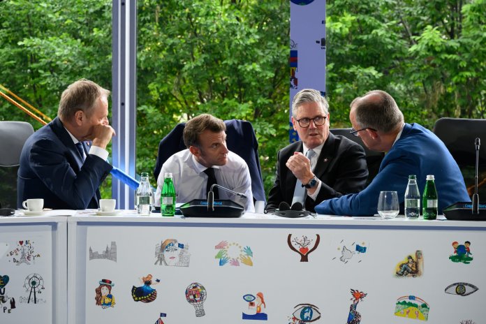 Uniunea Europeană sugerează crearea unei zone de protecție între Ucraina și Rusia