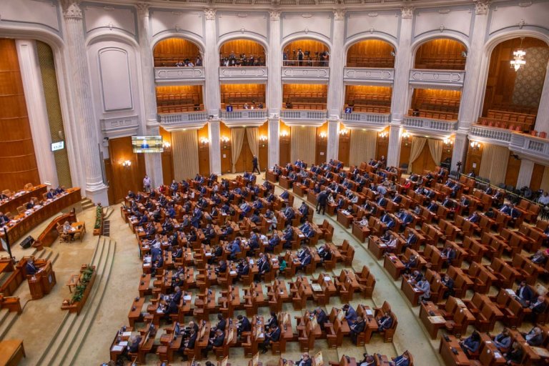 AUR informează că a înregistrat patru moţiuni de cenzură