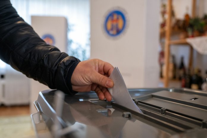 Bloomberg: Strategiile Rusiei pentru a influența alegerile parlamentare din Republica Moldova