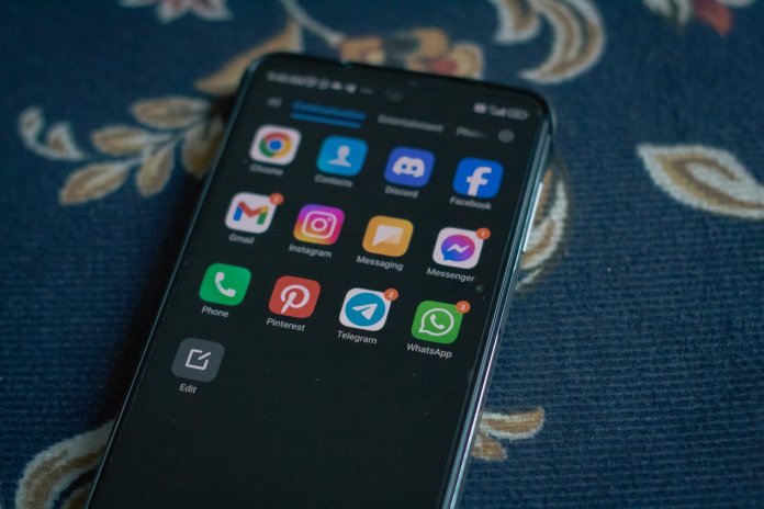 Campania lui Călin Georgescu pe social media: Răspândirea mesajelor și contribuția lui Bogdan Peșchir