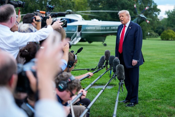 Donald Trump are o poziție ambivalentă după incidentul cu dronele rusești din Polonia: „Ar fi posibil să fi fost o eroare”