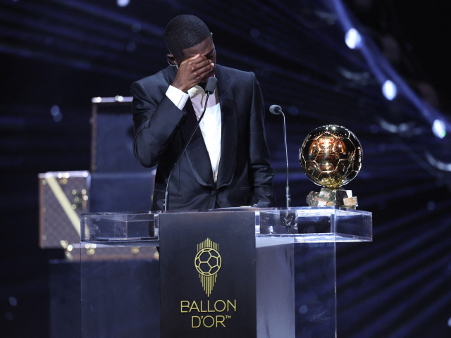 În acest moment! Dembele a obținut Balonul de Aur și a început să plângă, vorbind despre ea în fața publicului.