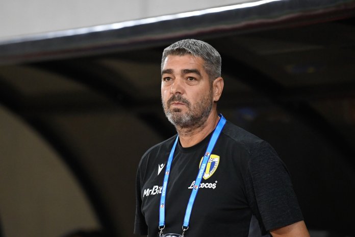 Liviu Ciobotariu, pe cale să fie demis de la Petrolul! Un reprezentant al Generației de Aur este așteptat să-l înlocuiască la Ploiești.