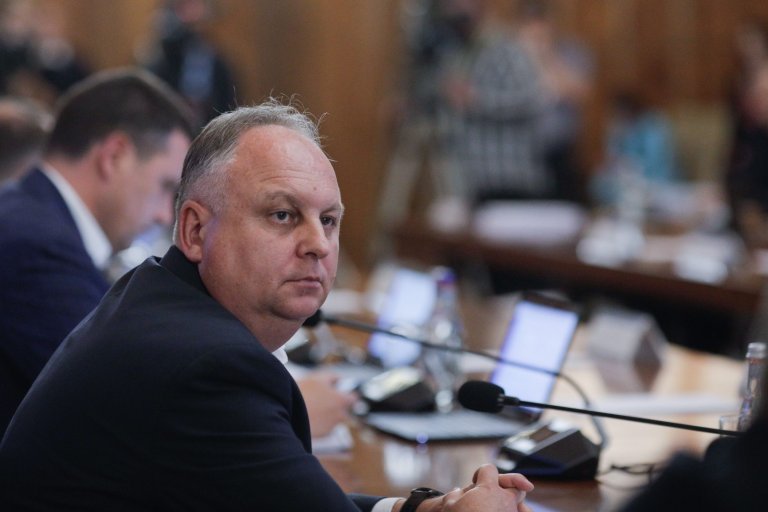Oficial de stat din Ministerul Economiei reținut de DNA: Învinovățirile procurorilor