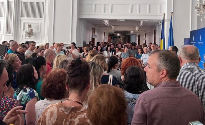 SindFISC oprește protestul după înțelegerea cu ministrul Finanțelor: Dialog cu ANAF despre condițiile de muncă ale angajaților, luni la 11:30.