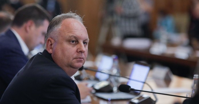 Un complot al unui secretar de stat din Ministerul Economiei și al conducătorului ANPC pentru a elibera un post local. Mesajul transmis de DNA