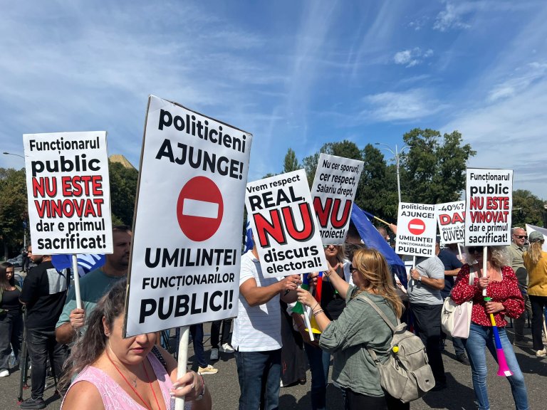 VIDEO: „Solicitarea” prim-ministrului adresată ministrului fondurilor europene după protest. „Nu consider normal ca un minister întreg să fie în fața Guvernului și să primească salariu pentru o zi întreagă”