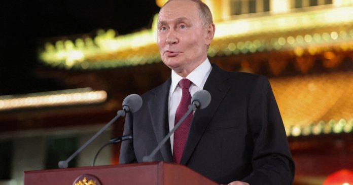 Vladimir Putin îl cheamă pe Volodimir Zelenski la Moscova „dacă este gata să discute”