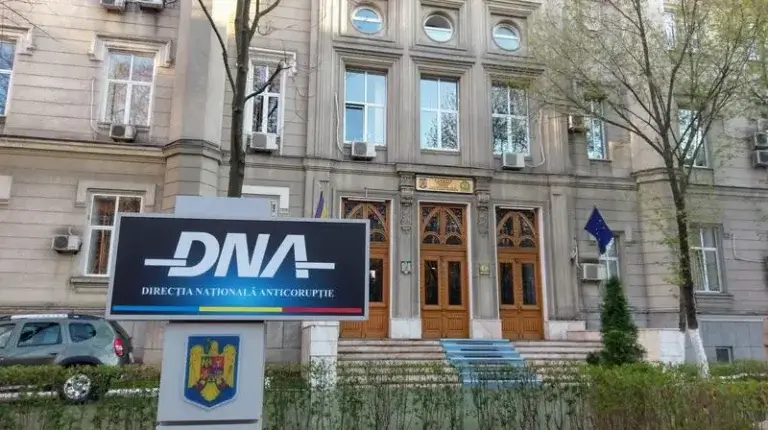 DNA a arestat patru manageri de companii de transport alternativ pentru evaziune fiscală de ordinul zecilor de milioane de lei.