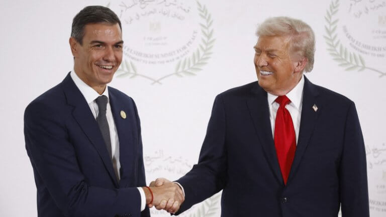 VIDEO: „Sunteti cu el la PIB?” – Gluma lui Trump către premierul Sanchez, la care liderii de la summitul din Egipt s-au reținut să râdă