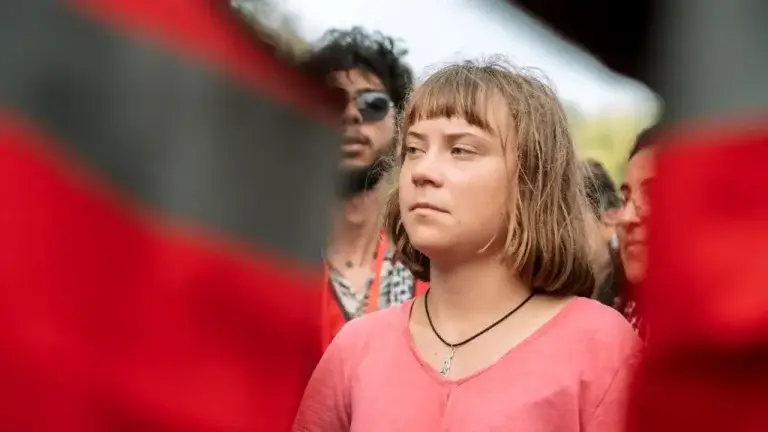 Peter Thiel susține că Greta Thunberg este „mesagerul Antihristului” în confruntarea cu inteligența artificială. Peter Thiel susține că Greta Thunberg este „mesagerul Antihristului” în confruntarea cu inteligența artificială.
