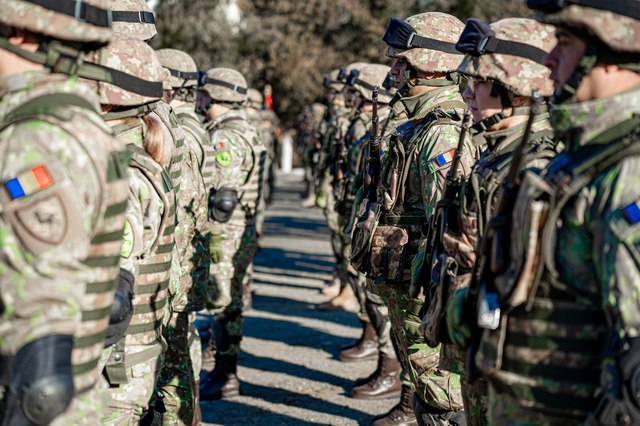 ANUNȚ: România inițiază un program de instruire militară cu recompense financiare pentru cei care participă