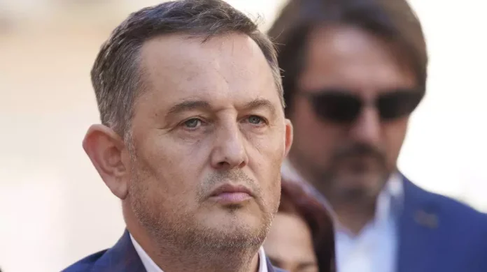 Europarlamentarii români pentru care salariile de la Bruxelles sunt neînsemnate. Gheorghe Piperea, pe primul loc.