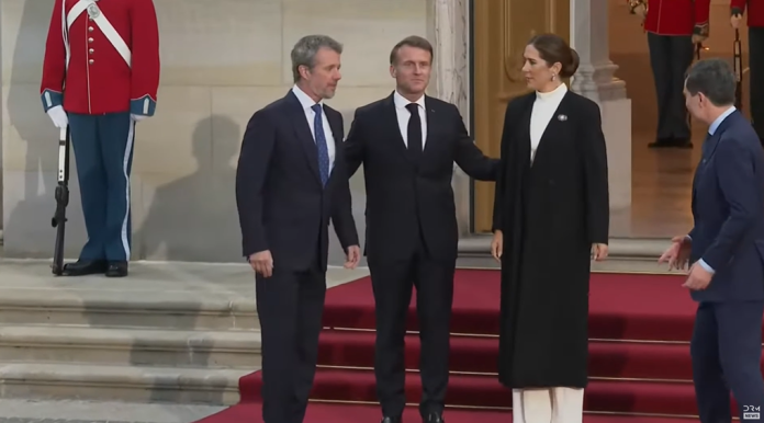 Nicușor Dan, încă o eroare de protocol la Copenhaga: liderul României ezită să se pozeze alături de Macron și oficialitățile daneze