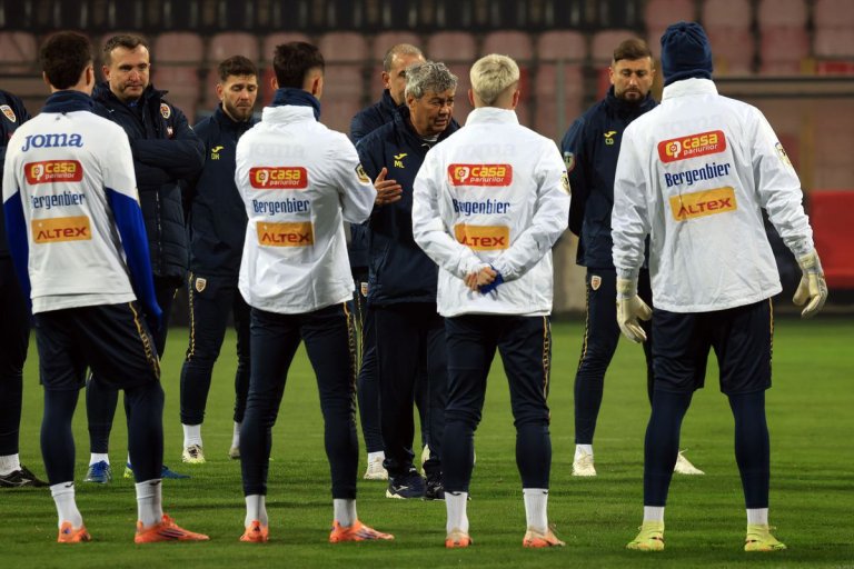 Componența definitivă decisă de Mircea Lucescu pentru confruntarea cu Bosnia și Herțegovina: 3 jucători absent.