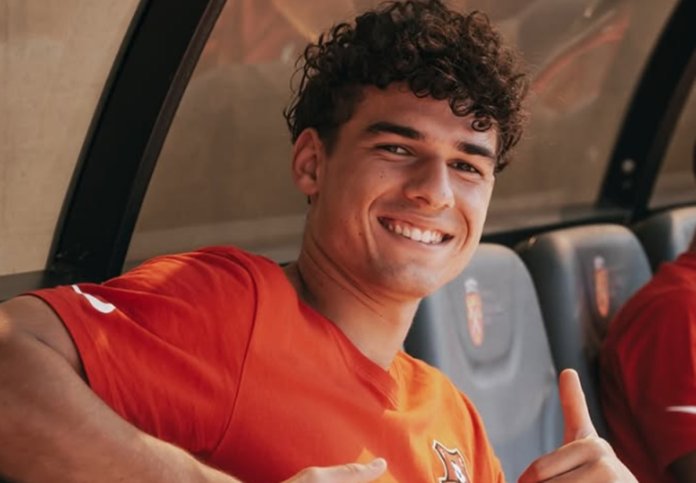 FCSB și-a găsit apărătorul stânga