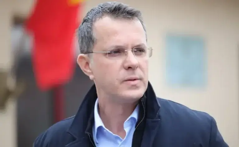 Ionuţ Moşteanu, Ministrul Apărării, a respins un milion […] | Monitorul Apărării și Securității