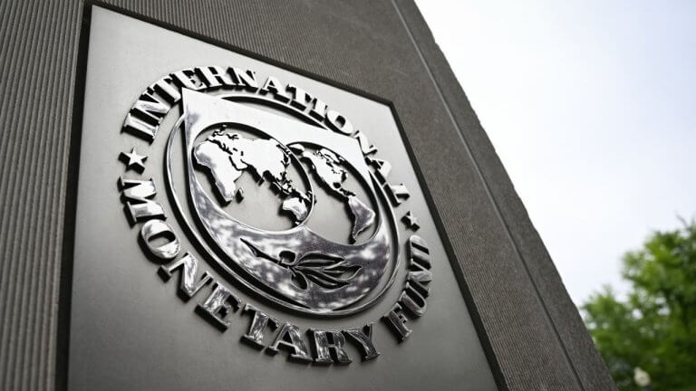 FMI îi cere Chinei să restricționeze exporturile și să amplifice consumul pentru a preveni escaladarea tensiunilor comerciale internaționale FMI îi cere Chinei să restricționeze exporturile și să amplifice consumul pentru a preveni escaladarea tensiunilor comerciale internaționale