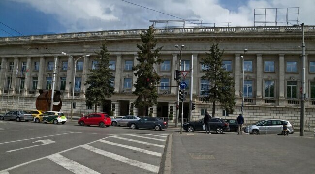 Cea mai săracă țară din UE se pregătește pentru adoptarea euro: îngrijorări legate de inflație și dezinformare din partea Rusiei, conform The Guardian.