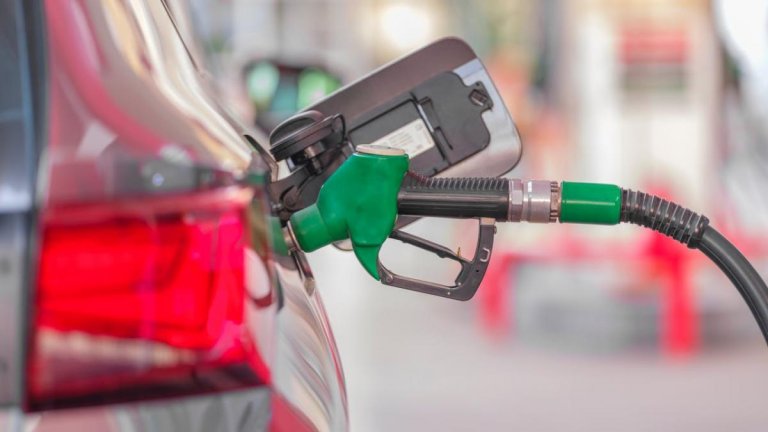Evaluarea majorării tarifelor pentru benzină și motorină în România în 2026, ca rezultat al sancțiunilor aplicate de SUA împotriva Lukoil și Rosneft