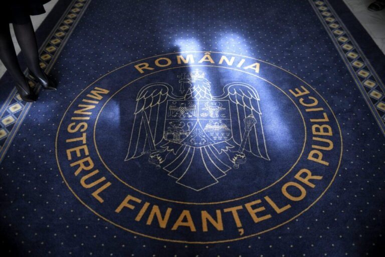 Numărul angajaților din sectorul public a înregistrat o scădere considerabilă comparativ cu începutul anului. Principalele instituții angajatoare ale statului