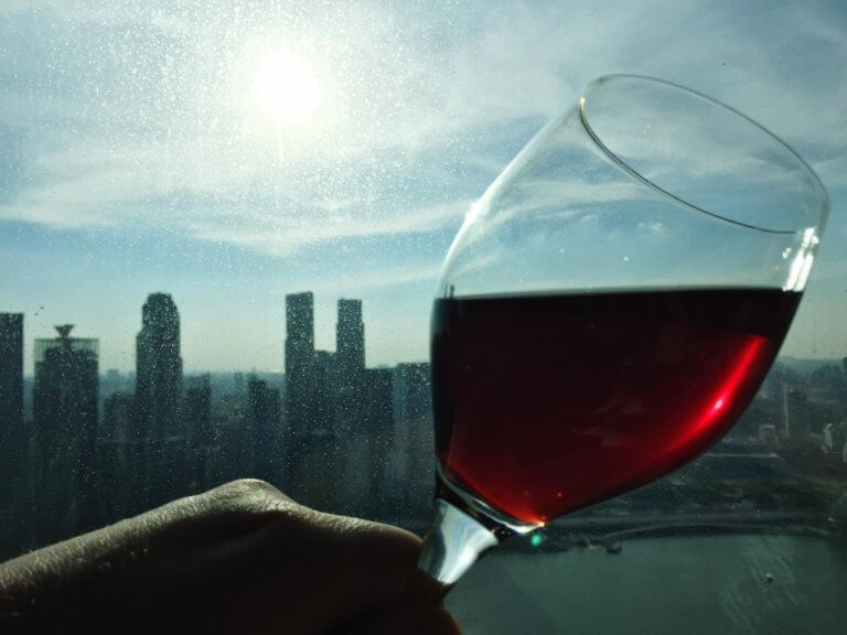 Consumul global de vin în regres. Cea mai mică valoare istorică în 2025. Cauzele scăderii cererii pe piața europeană.