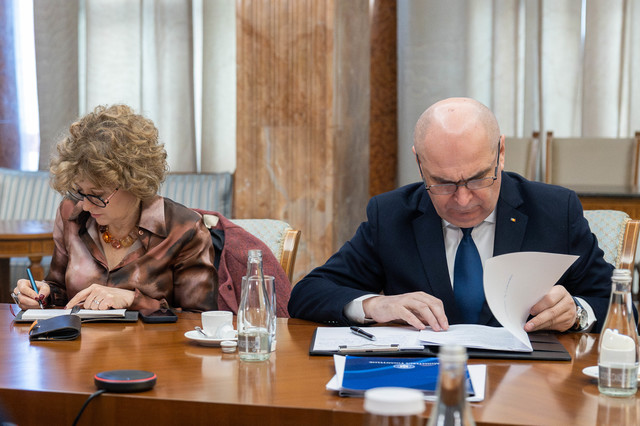 Bolojan declară un pachet de revigorare economică: Reduceri din profit pentru investiții, subvenții de stat, facilitare și reducerea birocrației. Inițiative pentru 