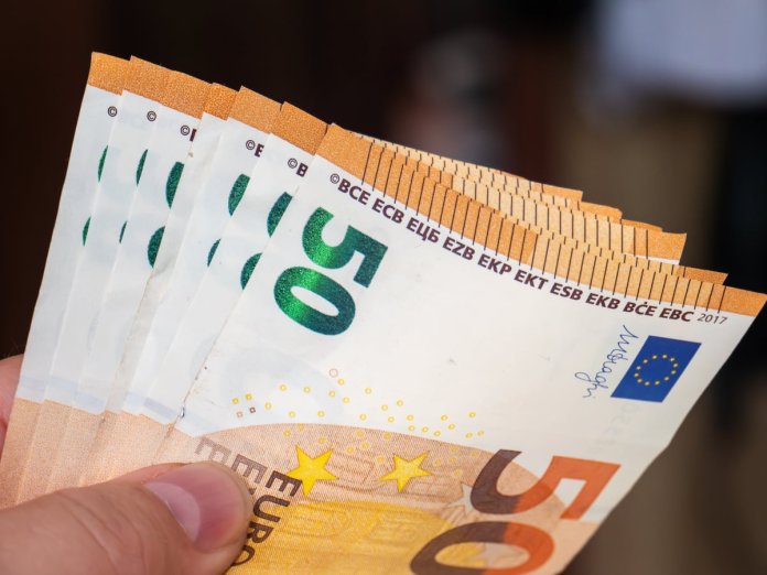 Deficit comercial de aproape 30 de miliarde de euro în România: diferență considerabilă între exporturi și importuri.