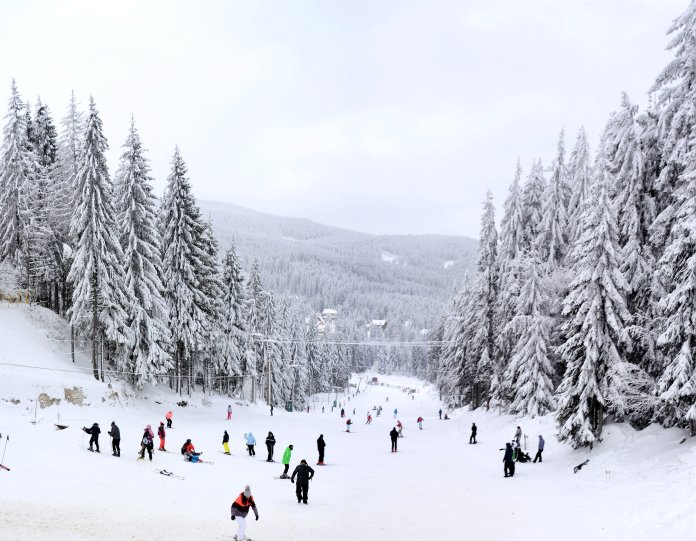 Luna cu cele mai slabe performanțe în turismul intern: „Am pierdut 500.000 de turiști români. Cei mai mulți nu au mai plecat deloc în călătorii”