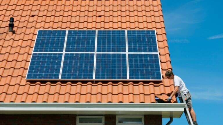 Condiiții extreme: Panouri fotovoltaice pentru zone montane și costiere Condiiții extreme: Panouri fotovoltaice pentru zone montane și costiere