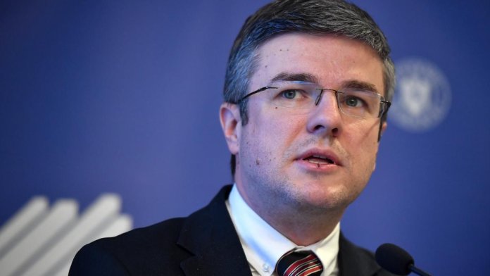 INTERVIU. Ministrul Economiei: „Pericolele crizei din 2008 nu pot fi neglijate”. Despre...