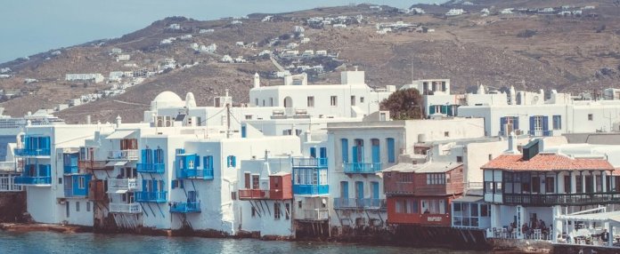 Presa din Grecia: Ne-am transformat în 