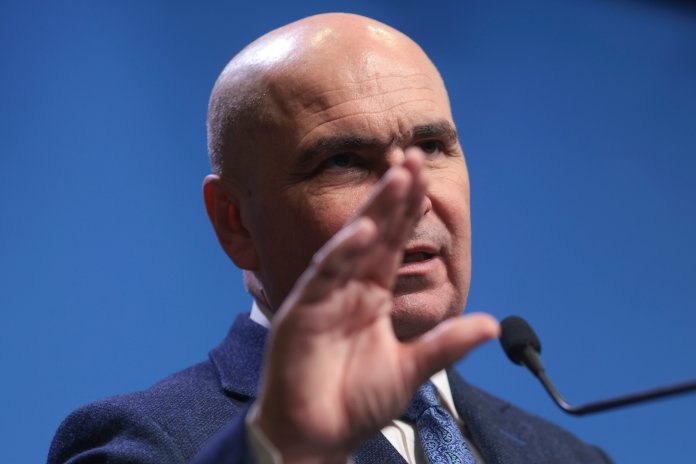 Rețeta revitalizării economice: Autoritățile trebuie să diminueze cheltuielile, nu să îngenuncheze companiile