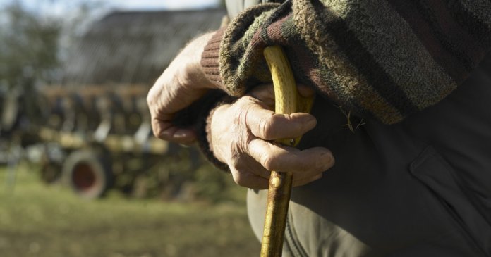 România îmbătrânește cu o viteză mai mare decât cea a întregii Europe. Un motiv: migrarea în afaceri. „Jumătate din localitate a plecat”