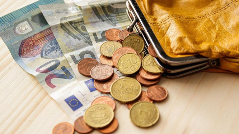 România, una dintre cele mai mici salarii minime din UE. Doar două națiuni oferă…
