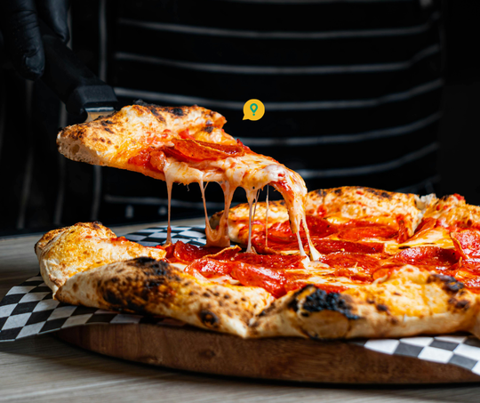 Un lanț de pizzerii închide șapte unități în România din cauza situației economice dificile și a reducerii consumului.