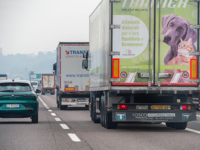 Deficitul comercial în diminure: România persistă în a importa mai mult decât a exporta, însă viteza se reduce.