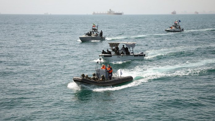 Livetext Război în Iran, ziua 22: Statele Unite își diminuează activitățile, Trump delegă responsabilitatea pentru deschiderea Ormuz