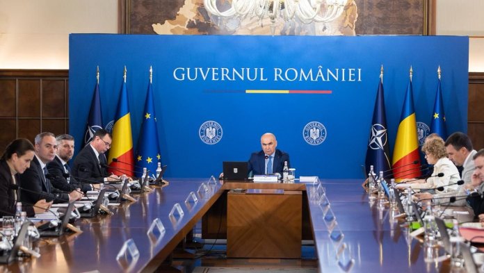 Moody’s: România menține ratingul Baa3 cu o perspectivă negativă; diminuarea deficitului este condiționată de voința politică.