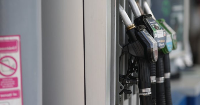 Ordonanța referitoare la carburanți: Executivul stabilește un plafon pentru adaosul comercial și restricționează exporturile. Până...