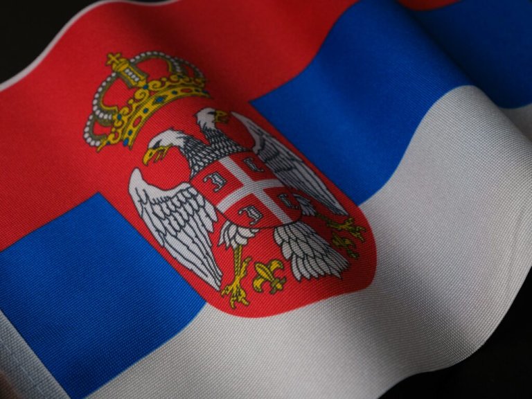 Serbia oprește exporturile de energie pentru a apăra piața în contextul creșterii tarifelor la petrol.